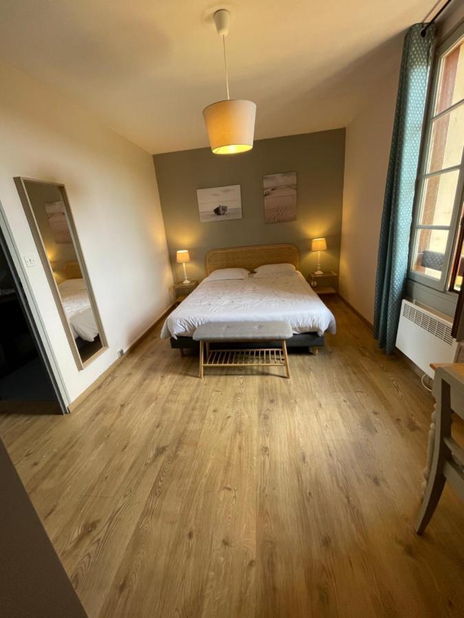 Hotel Et Restaurant Traditionnel L' Escalandes Lesperon  Buitenkant foto